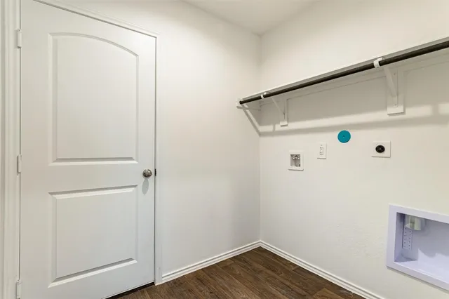 a view of utility room