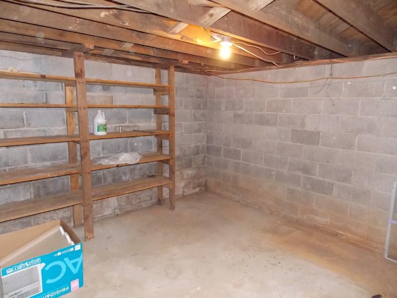 156 Rose Wood Road Woolwine, VA 24185 - Photo 24 of 29 a bathroom with a bathtub