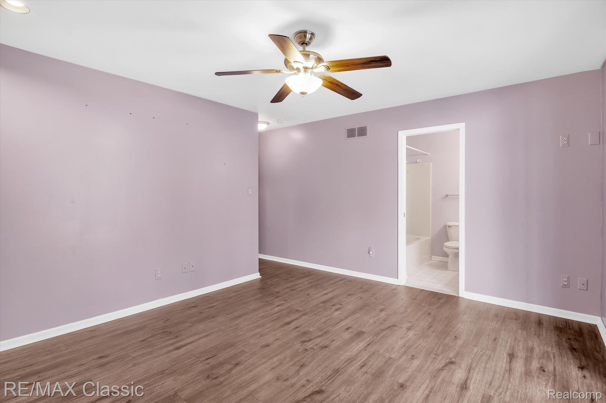 3036 Rivers Edge Drive Wayne, MI 48184 - Photo 18 of 33 26-3036-Rivers-Edge-Dr-WindowStill-Real-Estate-Photography-26.jpg