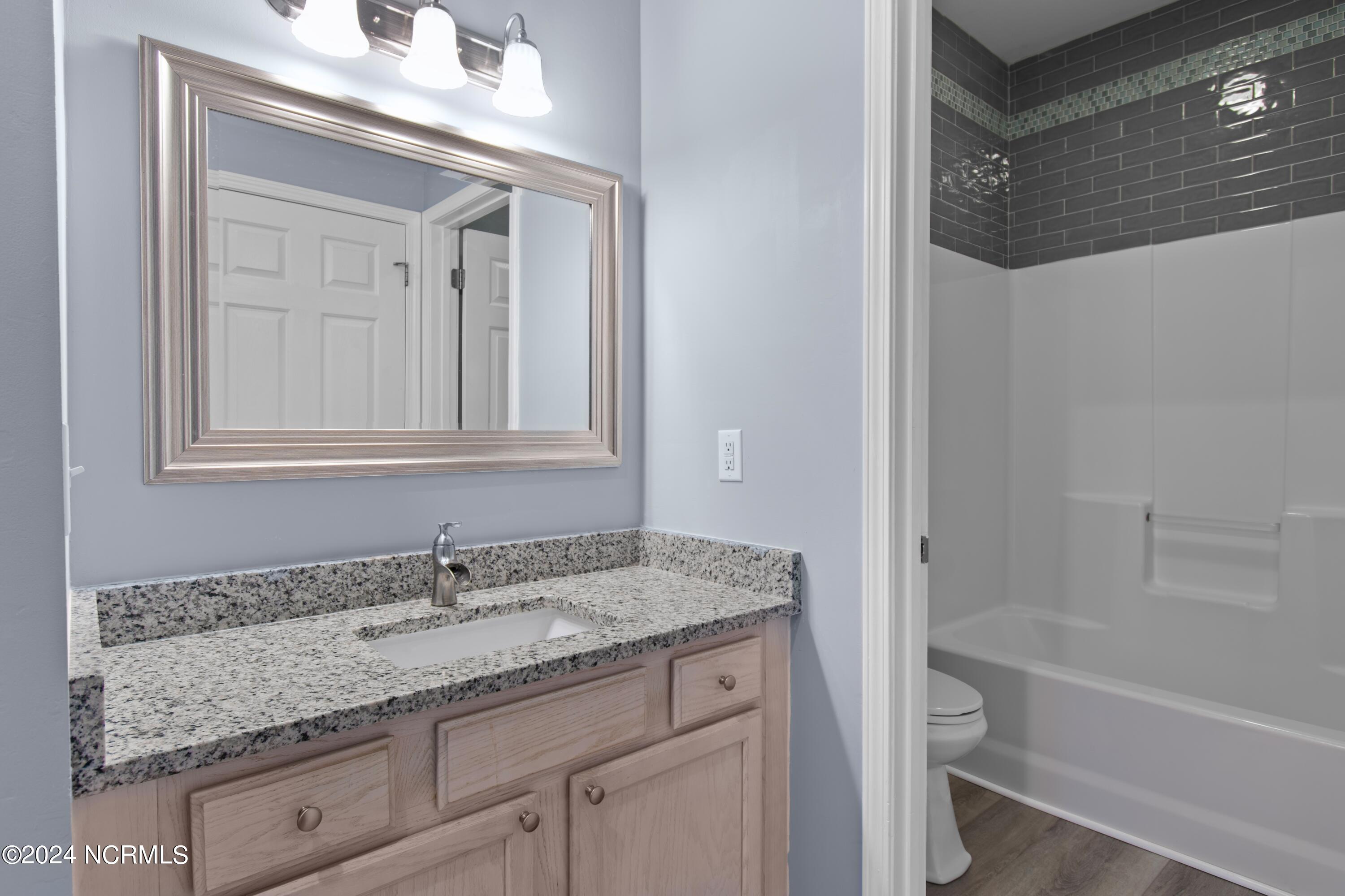 165 Royal Poste Road, Unit 2907 Sunset Beach, NC 28468 - Photo 19 of 42 Main Bathiroom