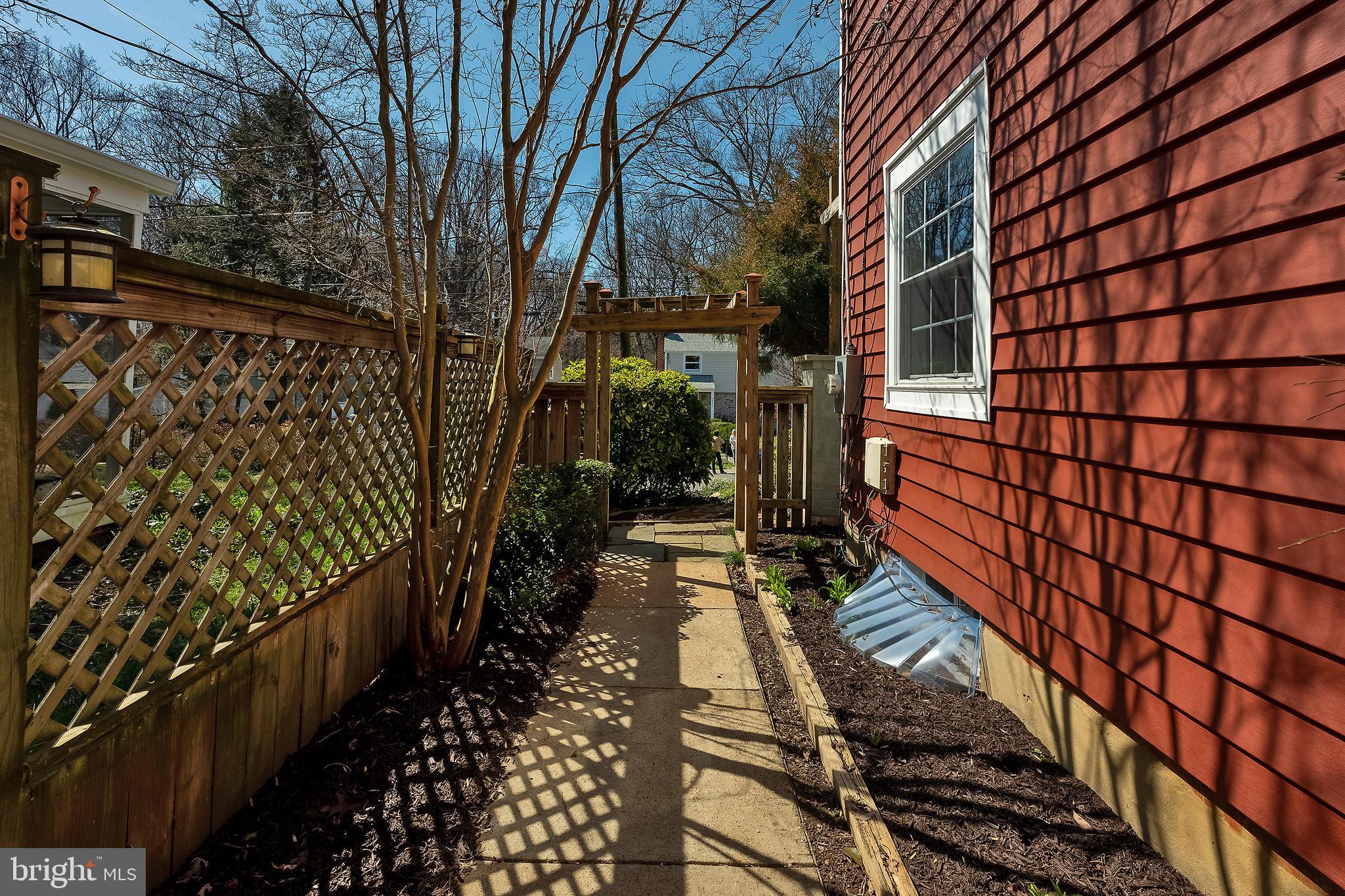 9215 Long Branch Parkway Silver Spring, MD 20901 - Photo 9 of 62