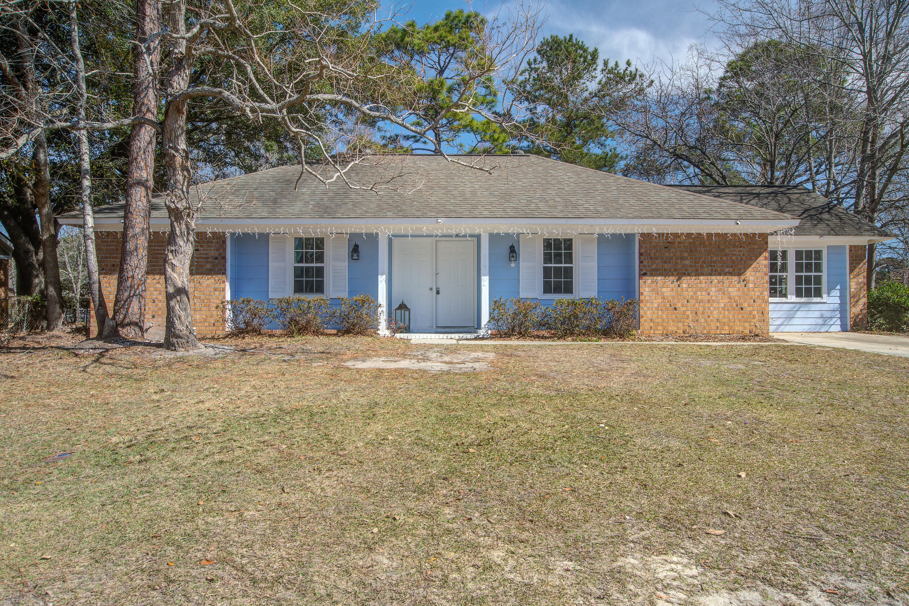 303 Longleaf Road Summerville, SC 29486 - Photo 1 of 41 303 (1)