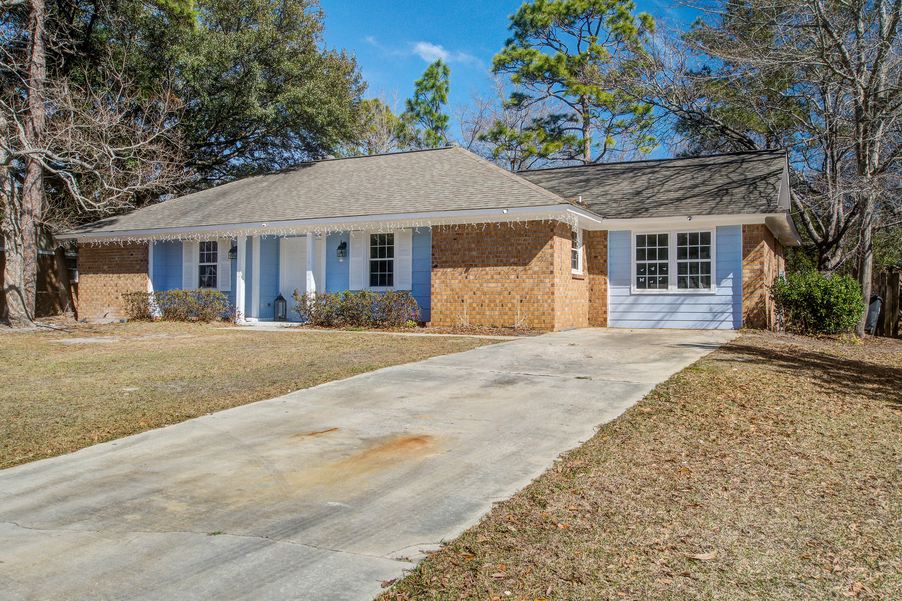 303 Longleaf Road Summerville, SC 29486 - Photo 3 of 41 303 (3)