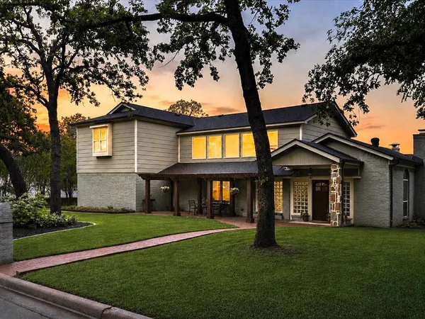 $715,000 | 3402 Marsh Lane, Grapevine, TX 76051