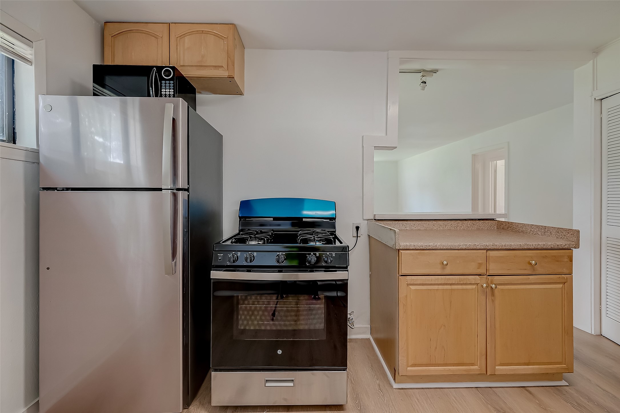 2051 Santa Rosa Street Houston, TX 77023 - Photo 14 of 33