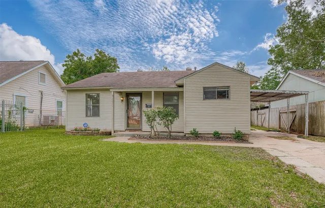 $1,250 | 2051 Santa Rosa Street, Houston, TX 77023