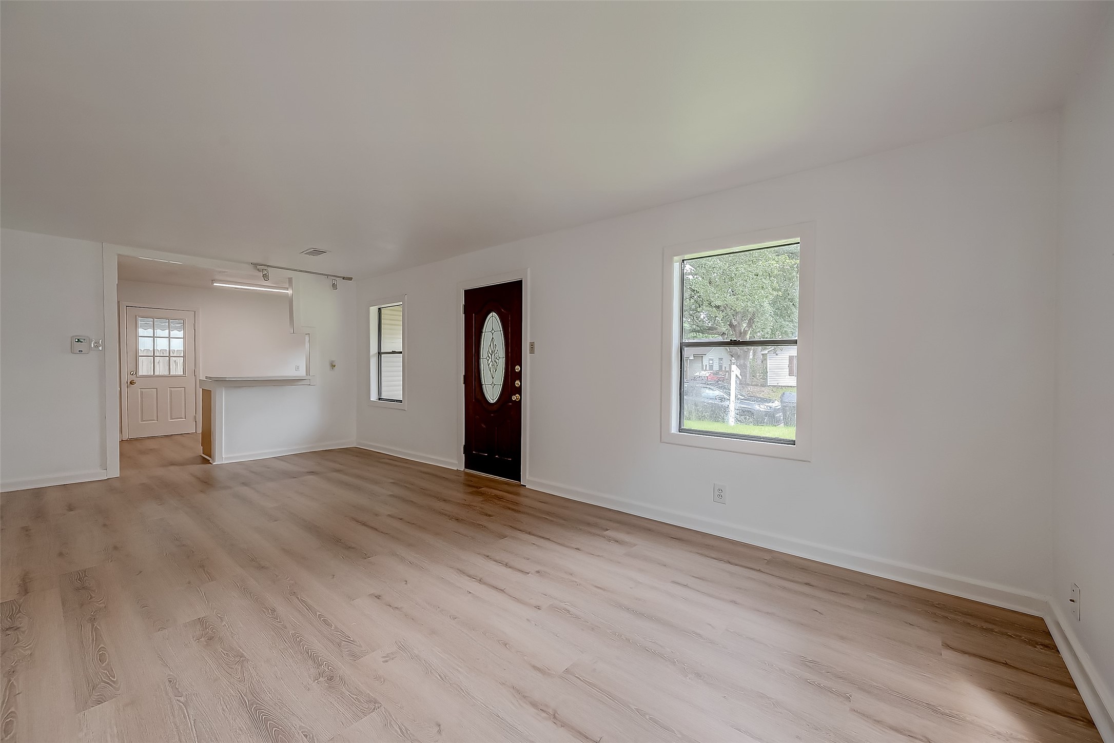 2051 Santa Rosa Street Houston, TX 77023 - Photo 7 of 33