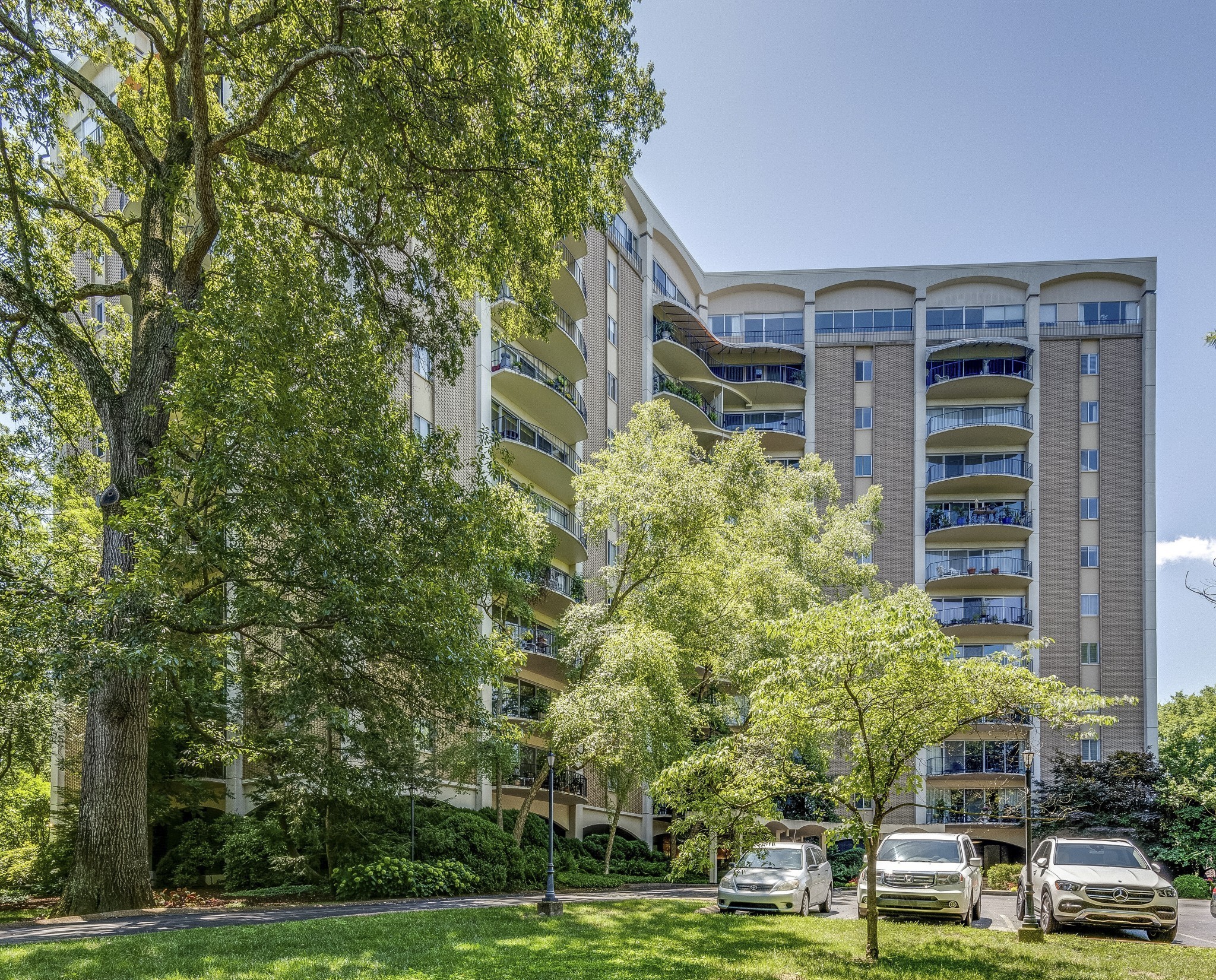 4215 Harding Pike, Unit 901 Nashville, TN 37205 - Photo 28 of 37