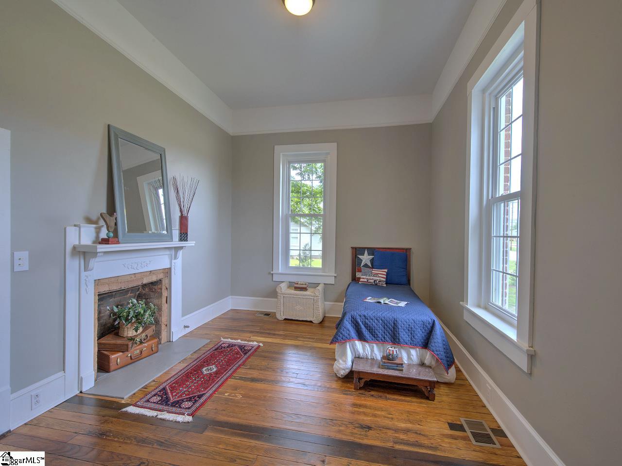 312 South Main Street Simpsonville, SC 29681 - Photo 8 of 36