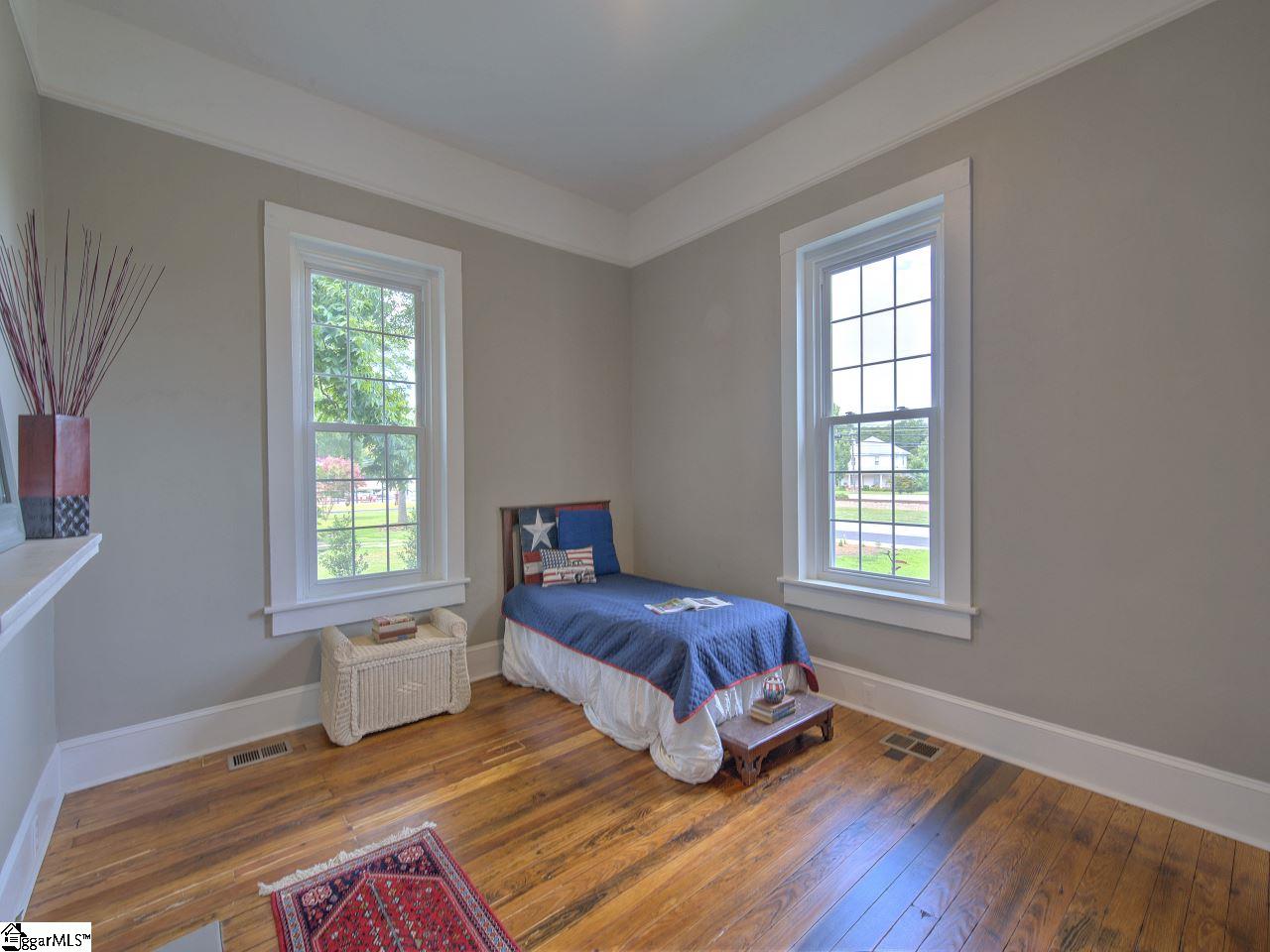 312 South Main Street Simpsonville, SC 29681 - Photo 9 of 36