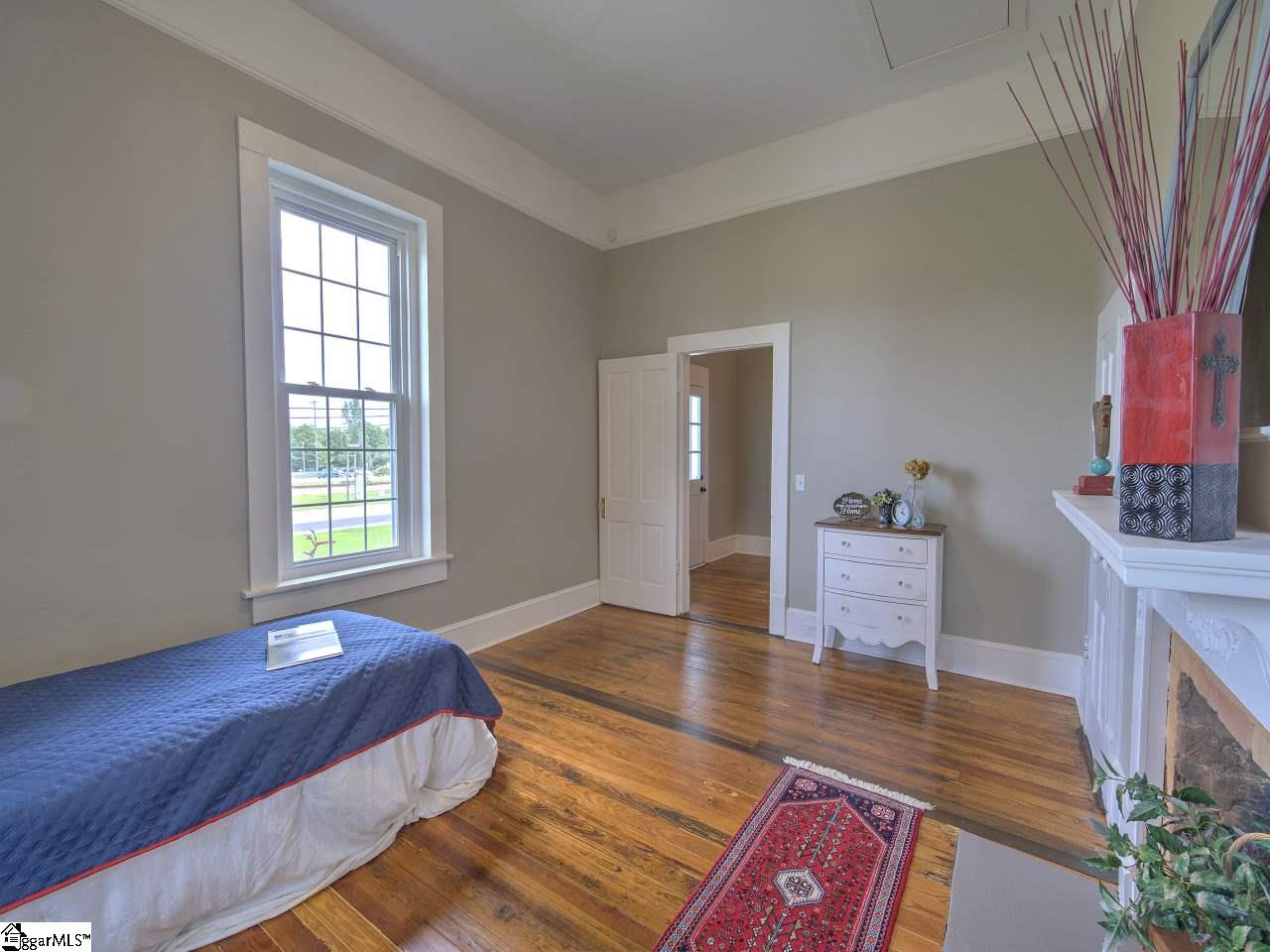312 South Main Street Simpsonville, SC 29681 - Photo 10 of 36