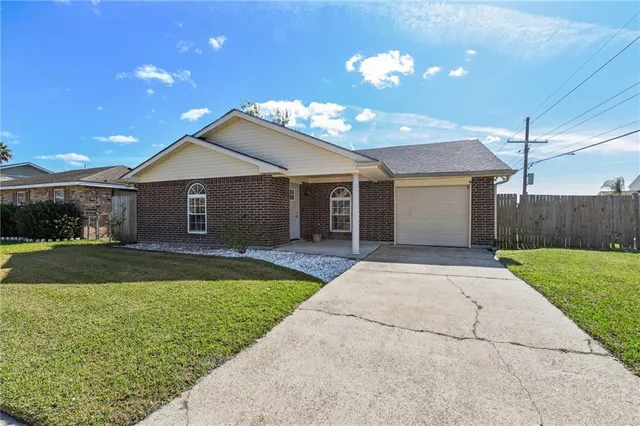 $260,000 | 2629 Wyoming Drive, Marrero, LA 70072