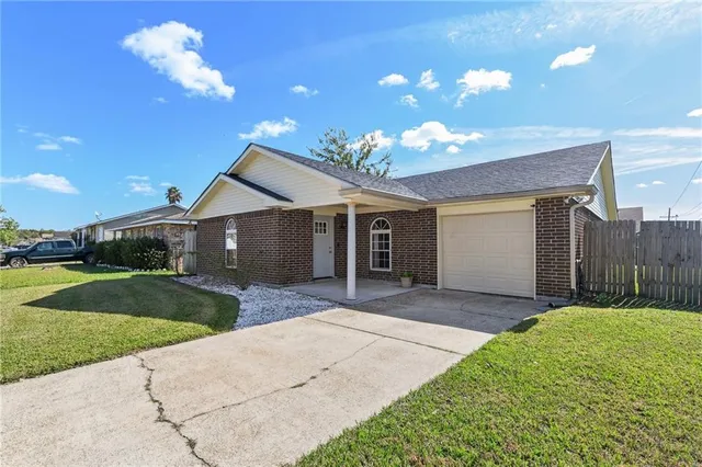 $260,000 | 2629 Wyoming Drive, Marrero, LA 70072