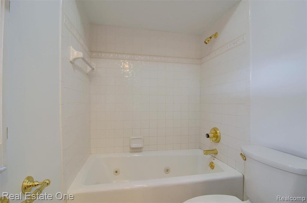 483 Willow Tree Lane Rochester Hills, MI 48306 - Photo 39 of 47