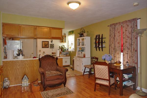 1472 Kefauver Road Southeast Roanoke, VA 24014 - Photo 3 of 5 living area