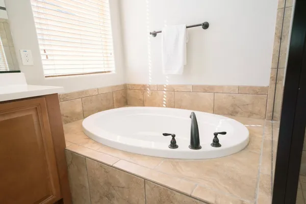 $2,900 | 30401 North 115th Drive, Peoria, AZ 85383