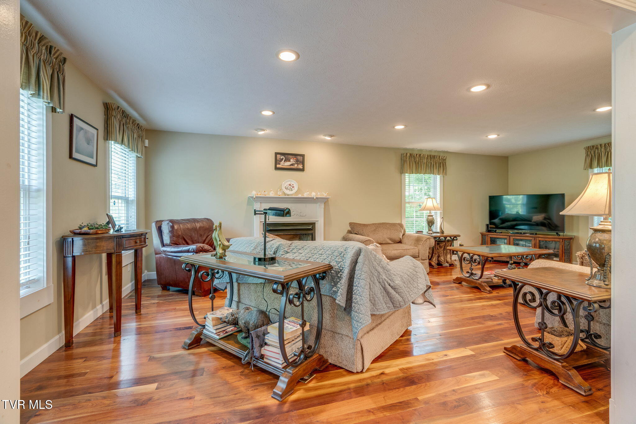 123 Mashburn Lane Erwin, TN 37650 - Photo 6 of 35 004