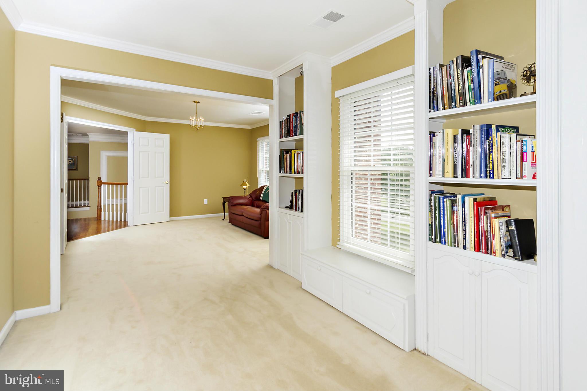2216 Link Road Silver Spring, MD 20905 - Photo 14 of 30 MBR sitting room