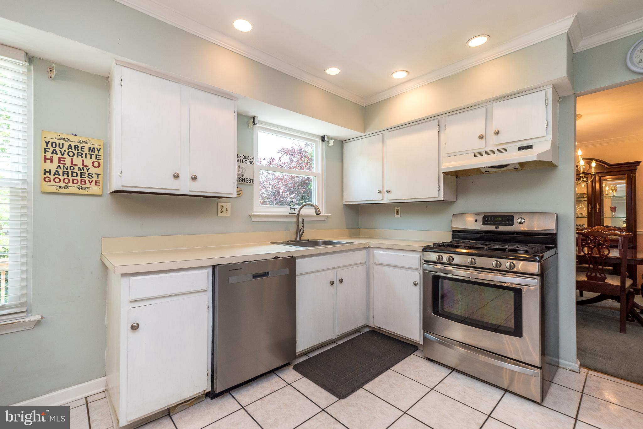 255 Twining Road Lansdale, PA 19446 - Photo 23 of 49 Kitchen with stainless appliance