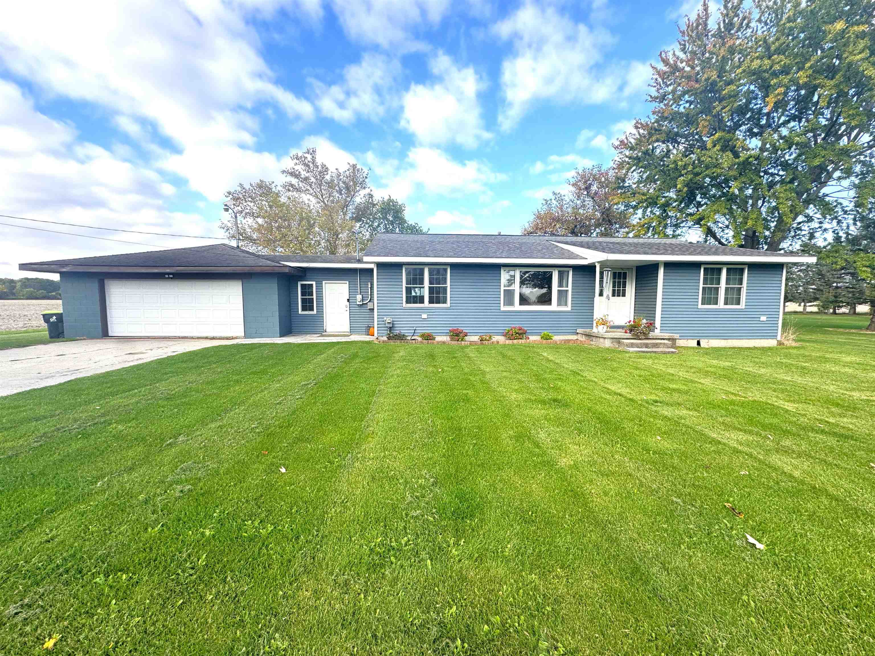 2192 South Garfield Road Auburn, MI 48611 - Photo 1 of 28 Gallery Image 1