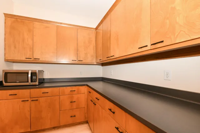 $1,199,999 | 2100 North Oakwoods Court, Summit, WI 53066