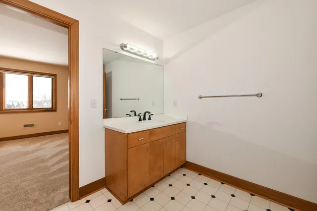 $1,199,999 | 2100 North Oakwoods Court, Summit, WI 53066