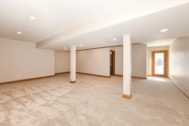 $1,199,999 | 2100 North Oakwoods Court, Summit, WI 53066