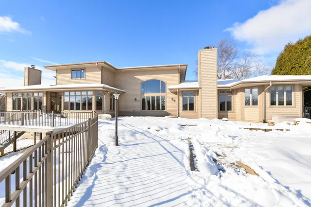 $1,199,999 | 2100 North Oakwoods Court, Summit, WI 53066