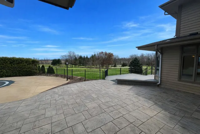 $1,199,999 | 2100 North Oakwoods Court, Summit, WI 53066