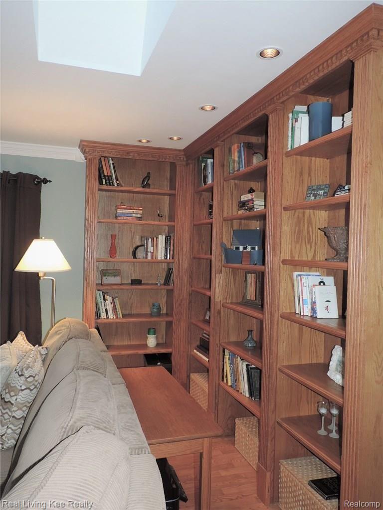 1880 Ruby Avenue Rochester, MI 48309 - Photo 9 of 37 built in shelving.jpg