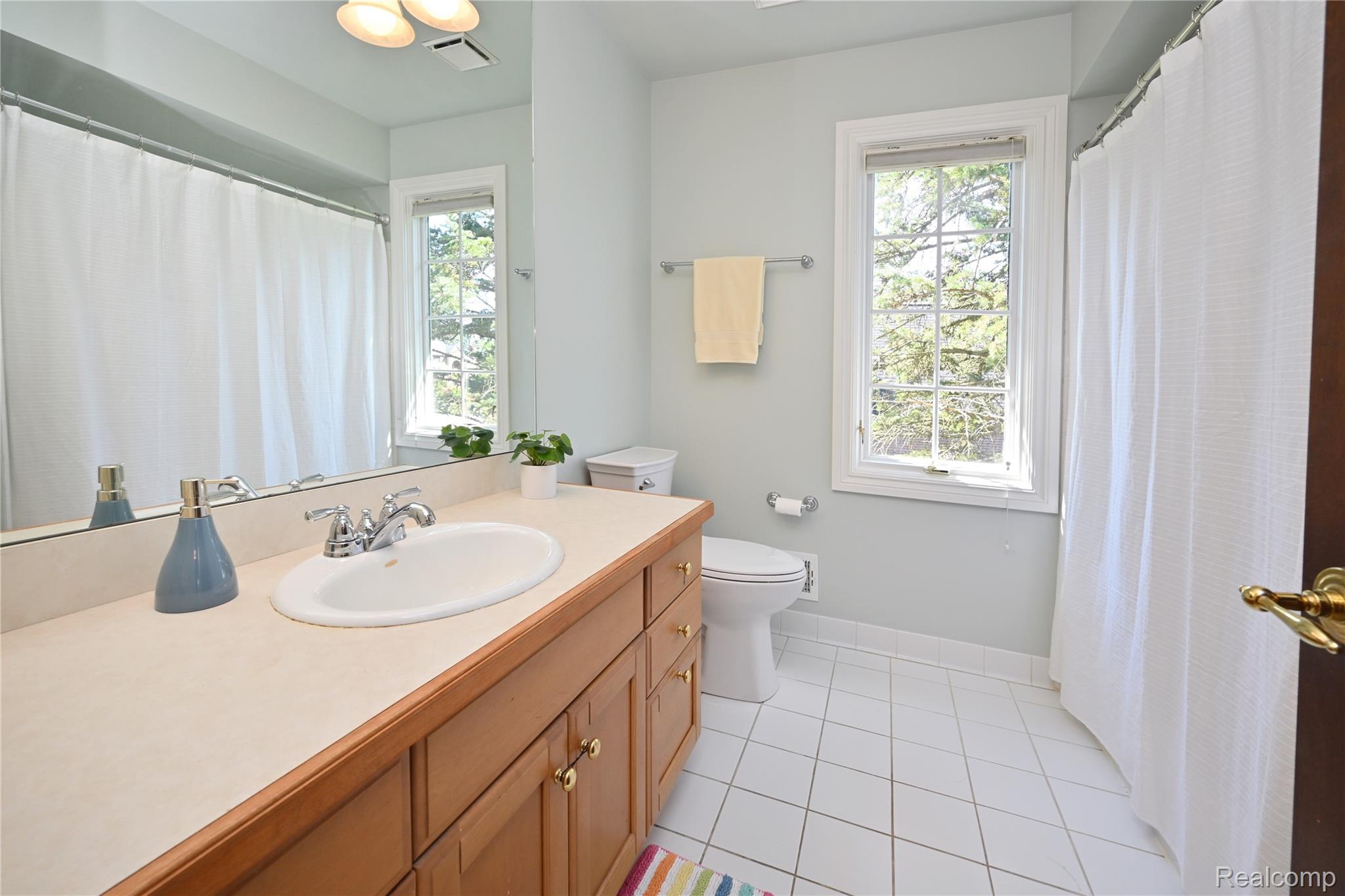 4929 Crestone Way Rochester, MI 48306 - Photo 35 of 60 4929 Crestone Way_33.JPG