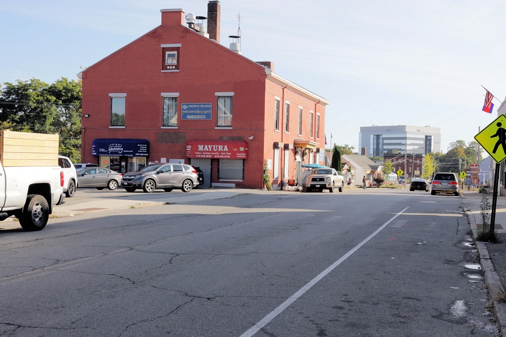 42 Branch Street Lowell, MA 01851 - Photo 4 of 8