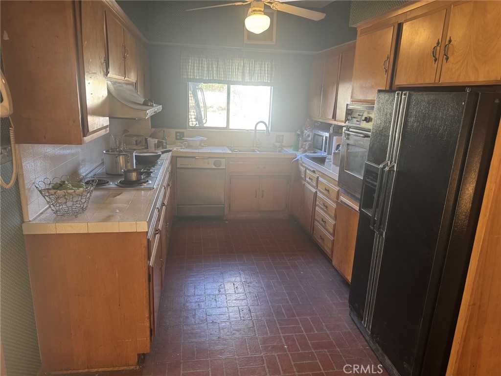 17545 Community Street Northridge, CA 91325 - Photo 9 of 24 Kitchen