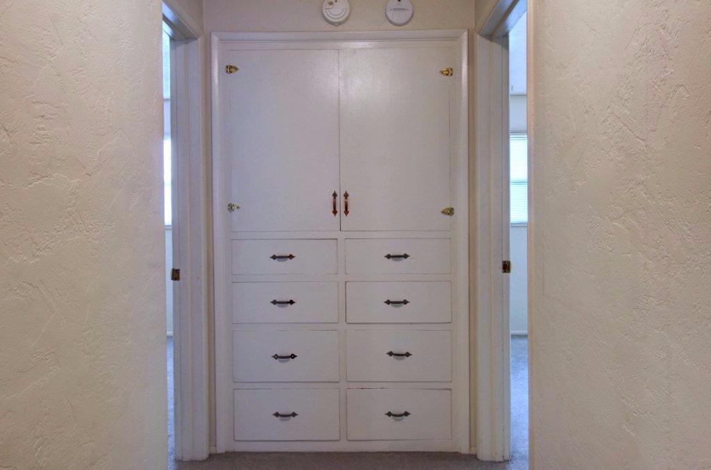 1350 Spring Street Medford, OR 97504 - Photo 6 of 28 built in storage