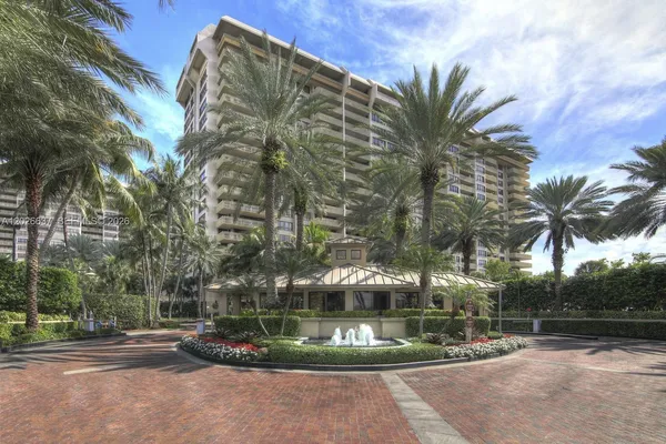 $7,800 | 2 Grove Isle Drive, Unit B1706, Miami, FL 33133