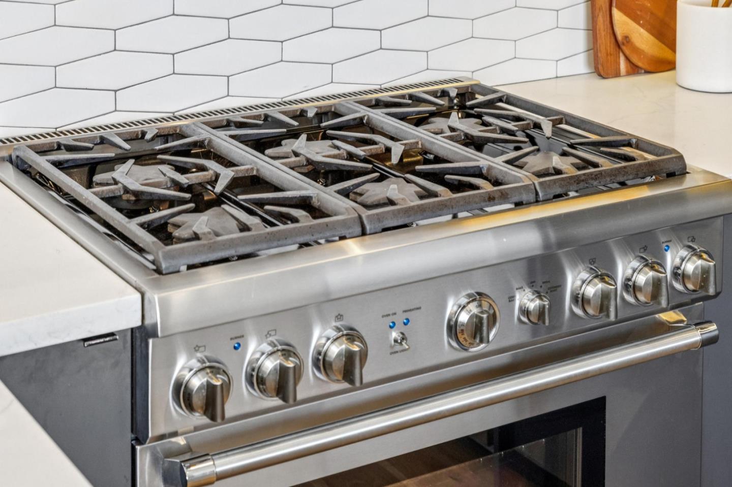 2271 40th Avenue San Francisco, CA 94116 - Photo 42 of 125 a close view of stove top oven
