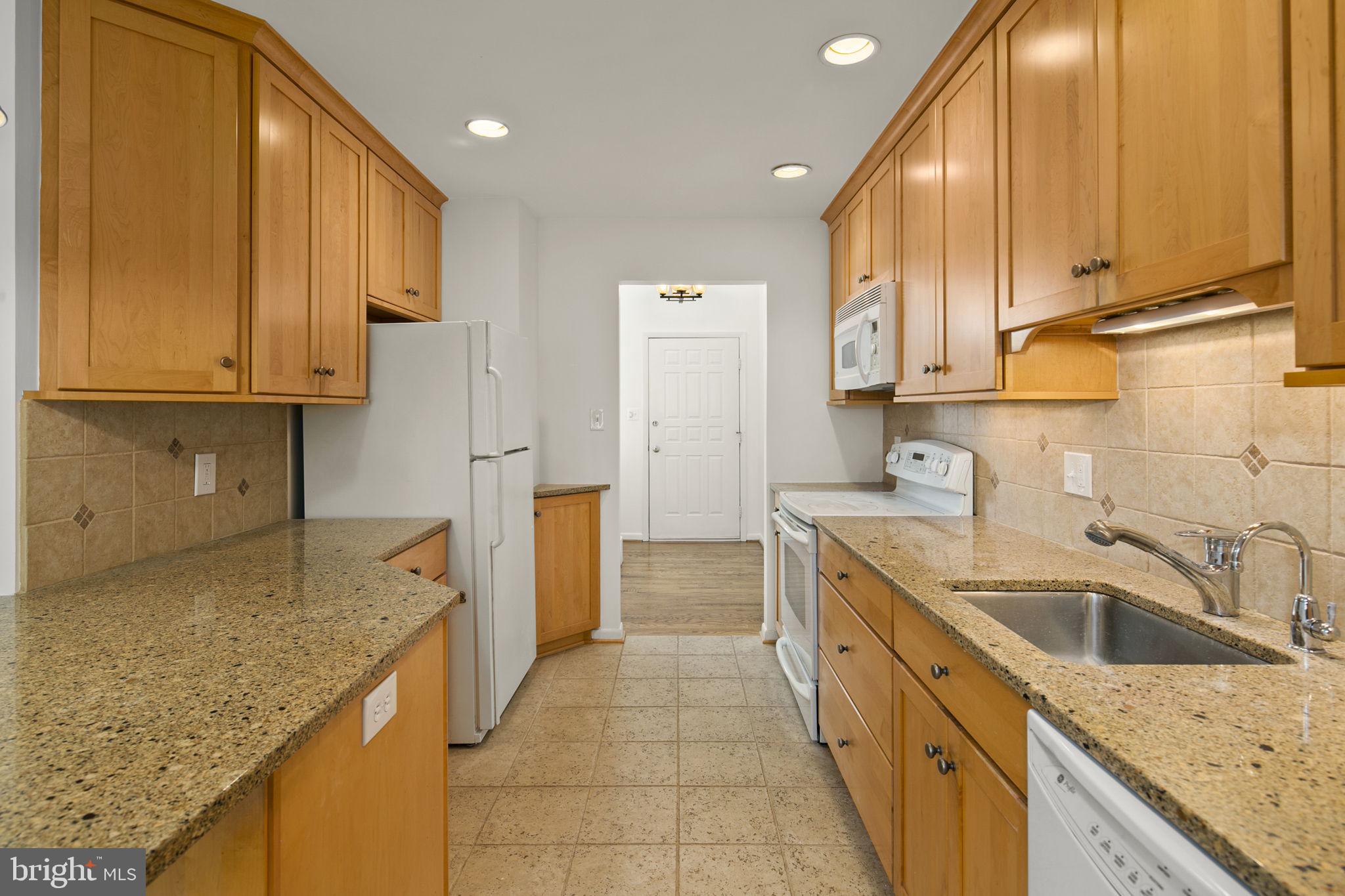 8716 Center Road Springfield, VA 22152 - Photo 16 of 43