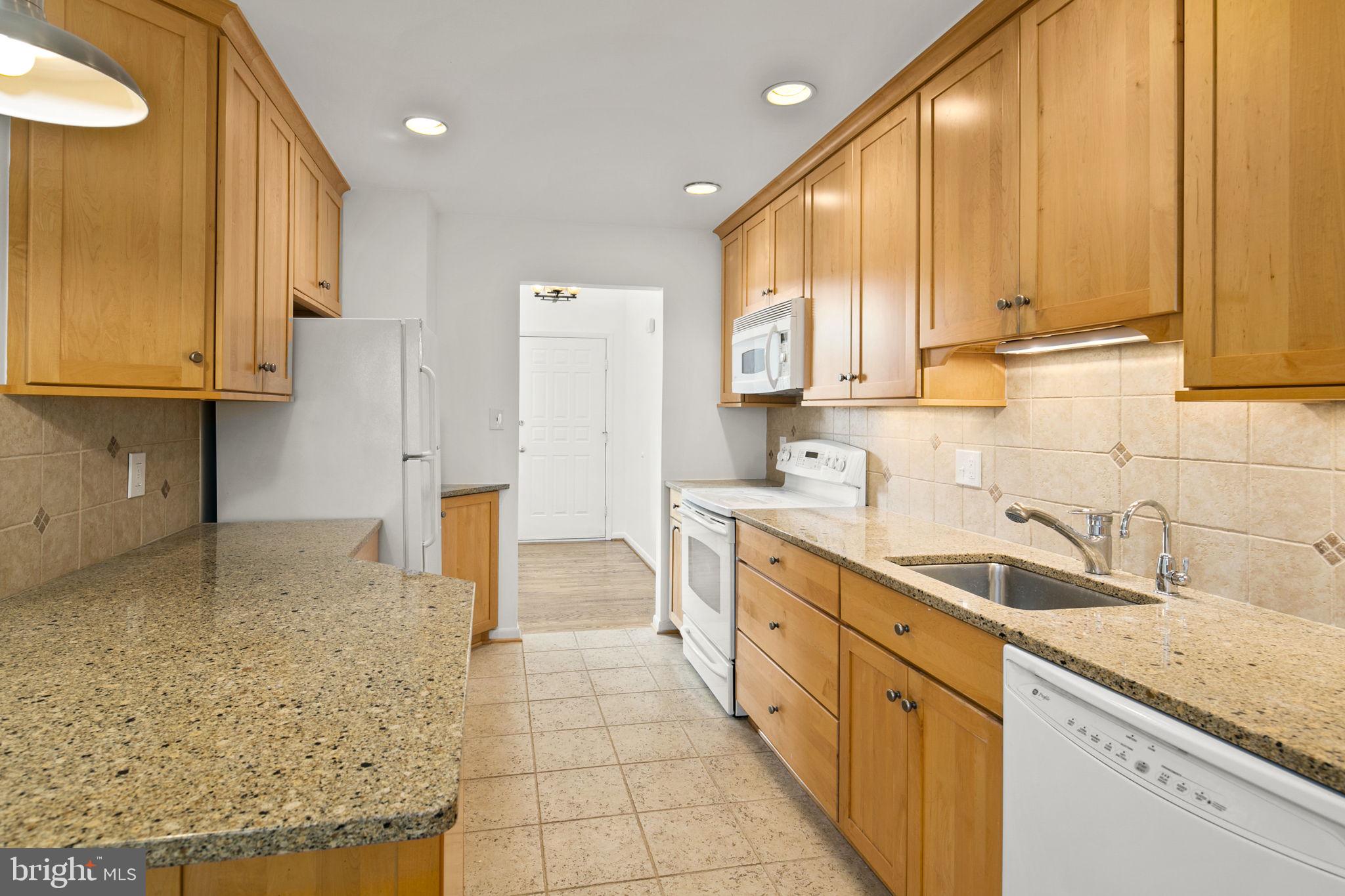 8716 Center Road Springfield, VA 22152 - Photo 17 of 43