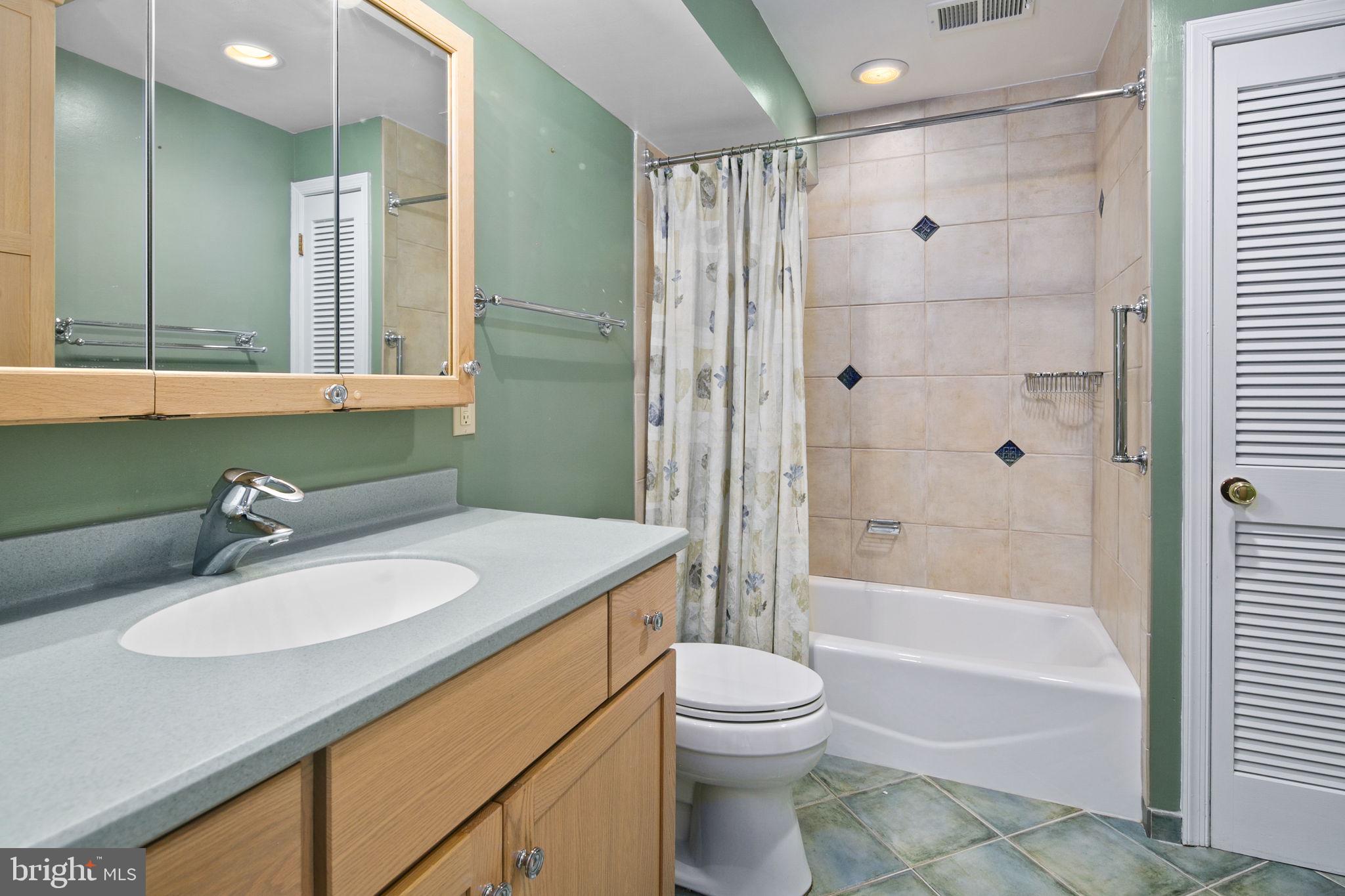 8716 Center Road Springfield, VA 22152 - Photo 34 of 43 Full bath in basement