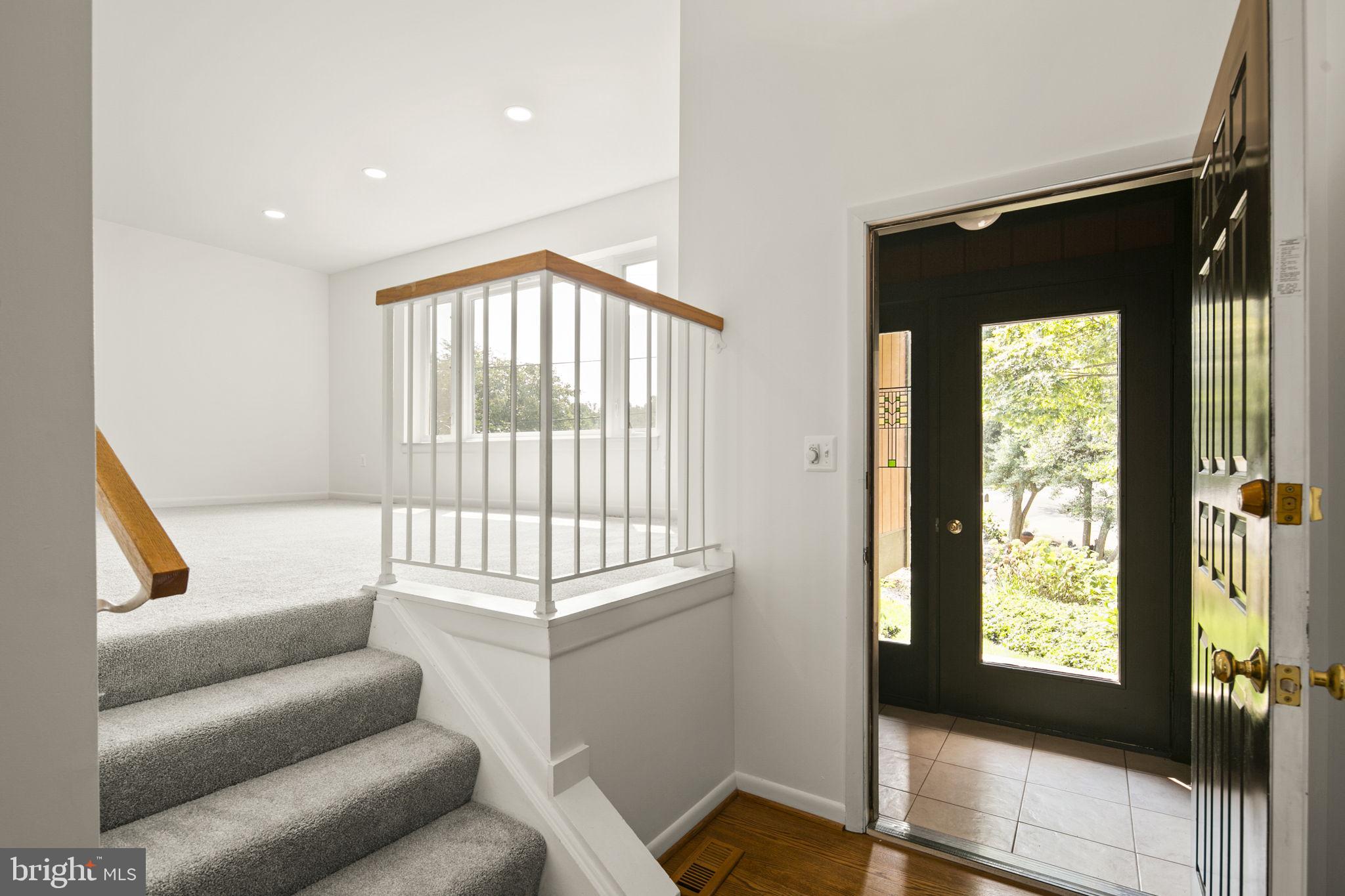 8716 Center Road Springfield, VA 22152 - Photo 5 of 43 Mud room in entry