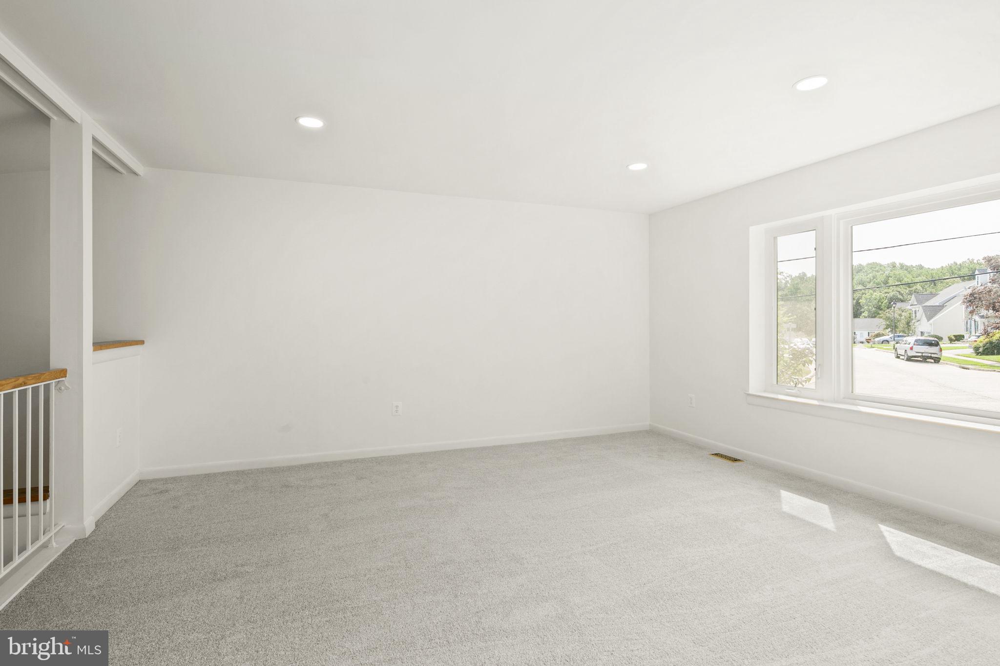 8716 Center Road Springfield, VA 22152 - Photo 6 of 43 Spacious Living Room