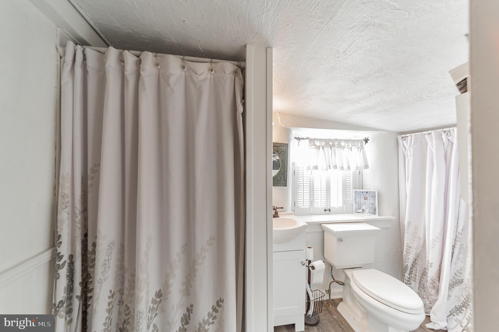 244 North Whitford Road Exton, PA 19341 - Photo 30 of 46 2nd floor full bath.