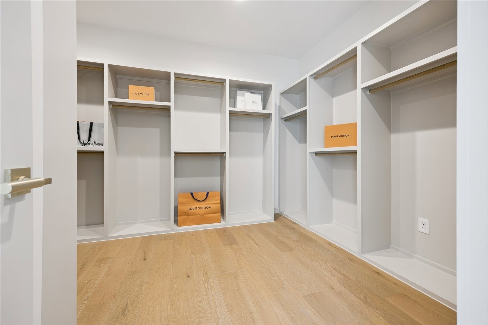 1209 Willard Street Houston, TX 77006 - Photo 25 of 35 a bedroom with a bed and a window