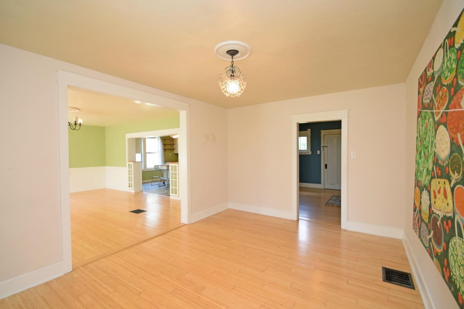 7817 Daleview Road Cincinnati, OH 45247 - Photo 4 of 40