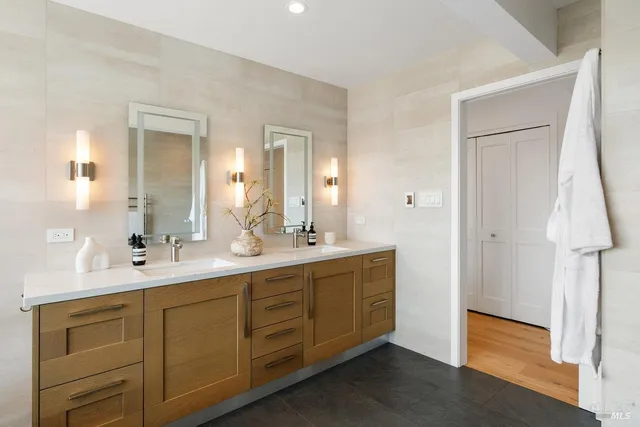 $9,250,000 | 1 Tara View Road, Tiburon, CA 94920