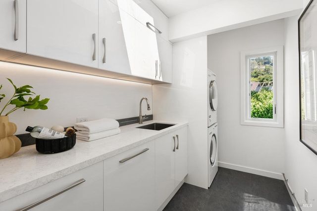 $9,250,000 | 1 Tara View Road, Tiburon, CA 94920