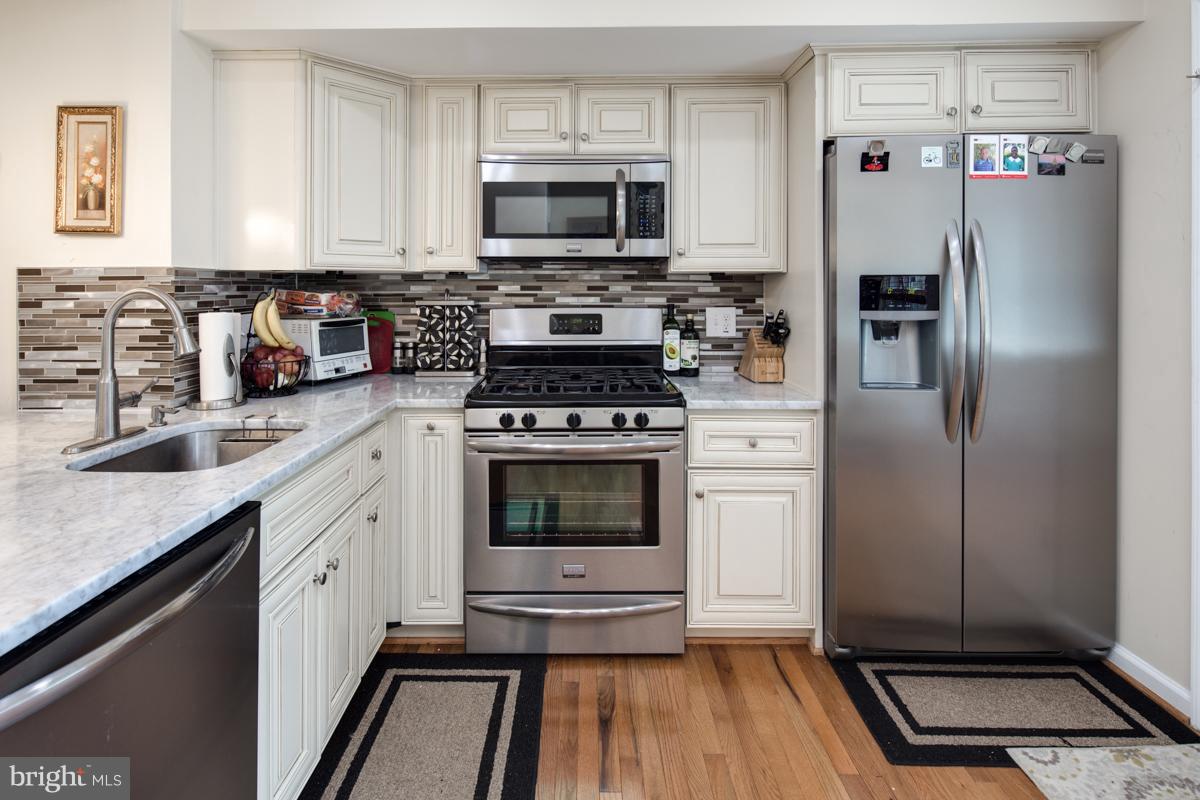 12 Hanover Place Northwest Washington, DC 20001 - Photo 8 of 26 Kitchen