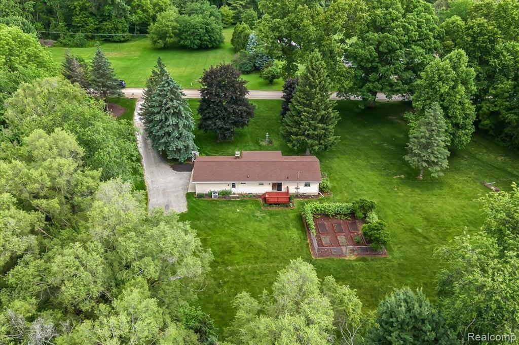 5633 Crandall Road Howell, MI 48855 - Photo 26 of 29