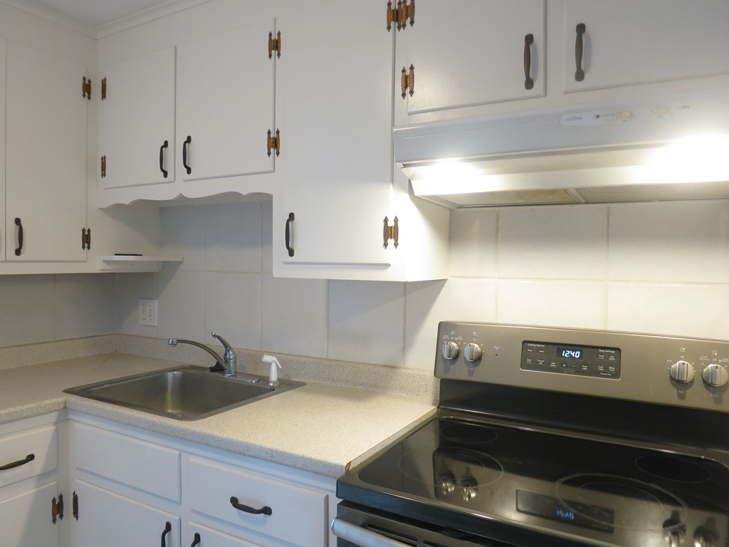 149 Round Hill Road, Unit A Northampton, MA 01060 - Photo 5 of 15 Gallery Image 5
