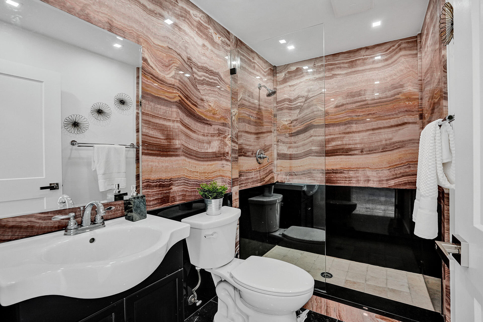 1328 West Camino Real Boca Raton, FL 33486 - Photo 14 of 21 Guest Bathroom
